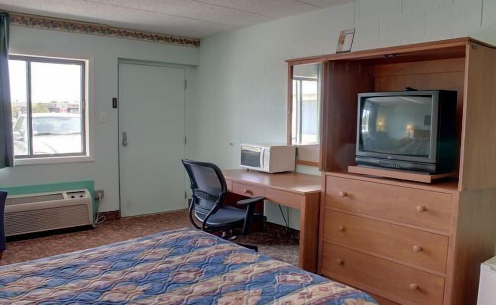 Standard Room, 2 Double Beds, Non Smoking photo 3