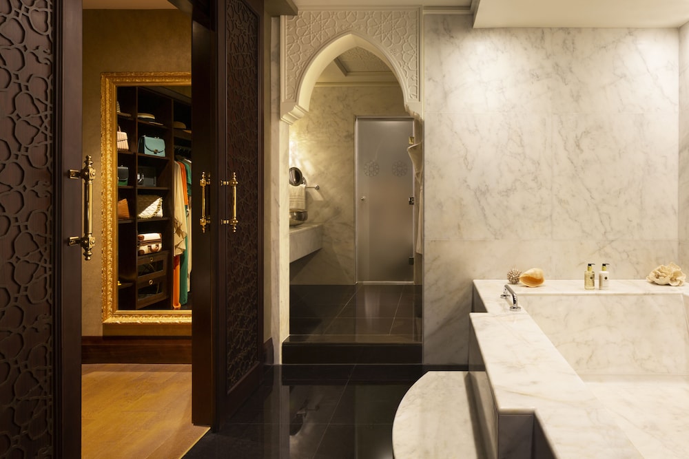 Imperial Two Bedroom Suite, Club Lounge access/benefits, afternoon tea, luxury spa facilities