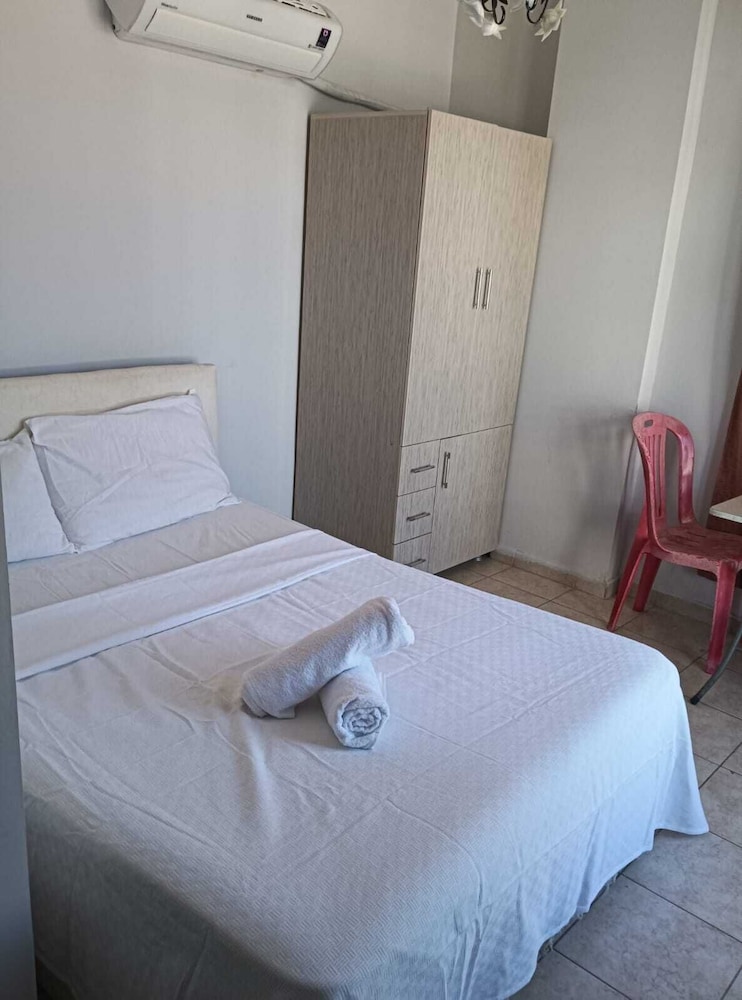 Basic Triple Room, City View