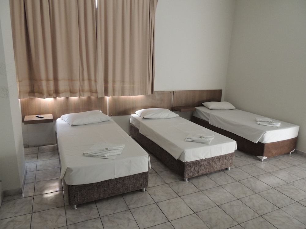 Standard Triple Room, 3 Twin Beds photo 2