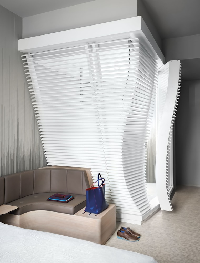 Premium room with Rhône view including self-service snacks and drinks at the Club