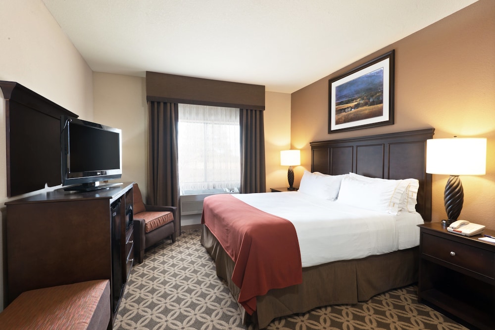 Standard Room, 1 King Bed (Walk-In Shower) - Photo 2