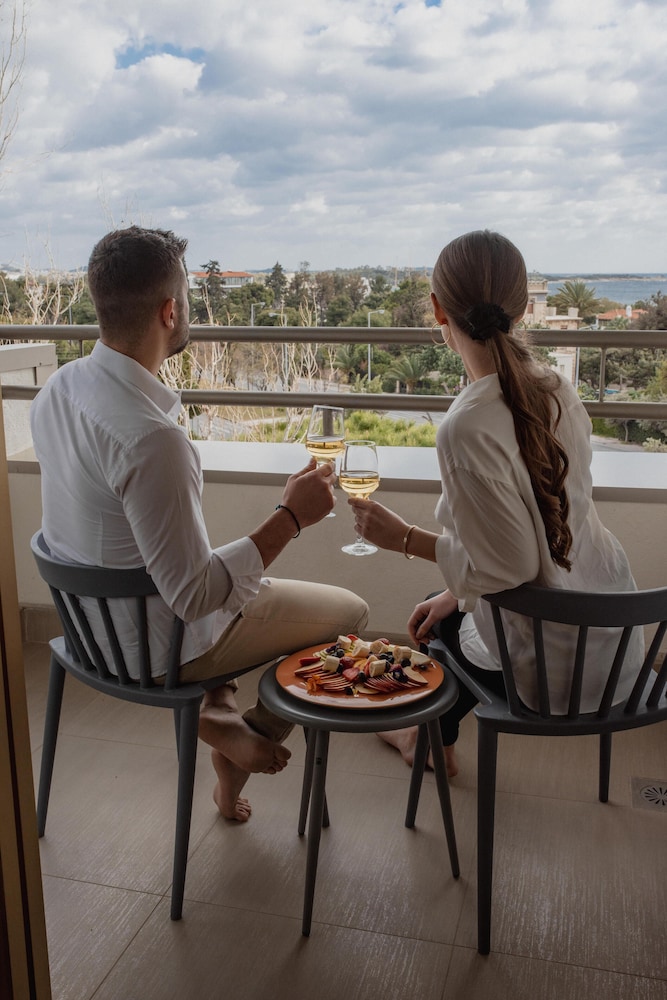 Superior Double or Twin Room, Partial Sea View
