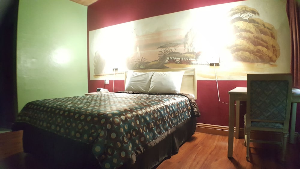 Standard Room, 1 Queen Bed