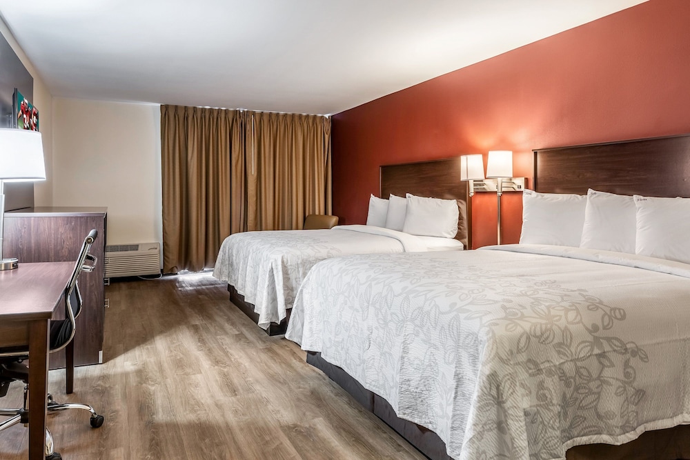 Deluxe Room, 2 Queen Beds (Smoke Free) - Photo 3