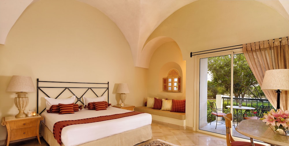 Deluxe Twin Room, Pool View - Photo 5
