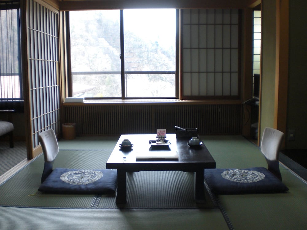 Standard Japanese-Style Room (with Basic Dinner & Breakfast) photo 2