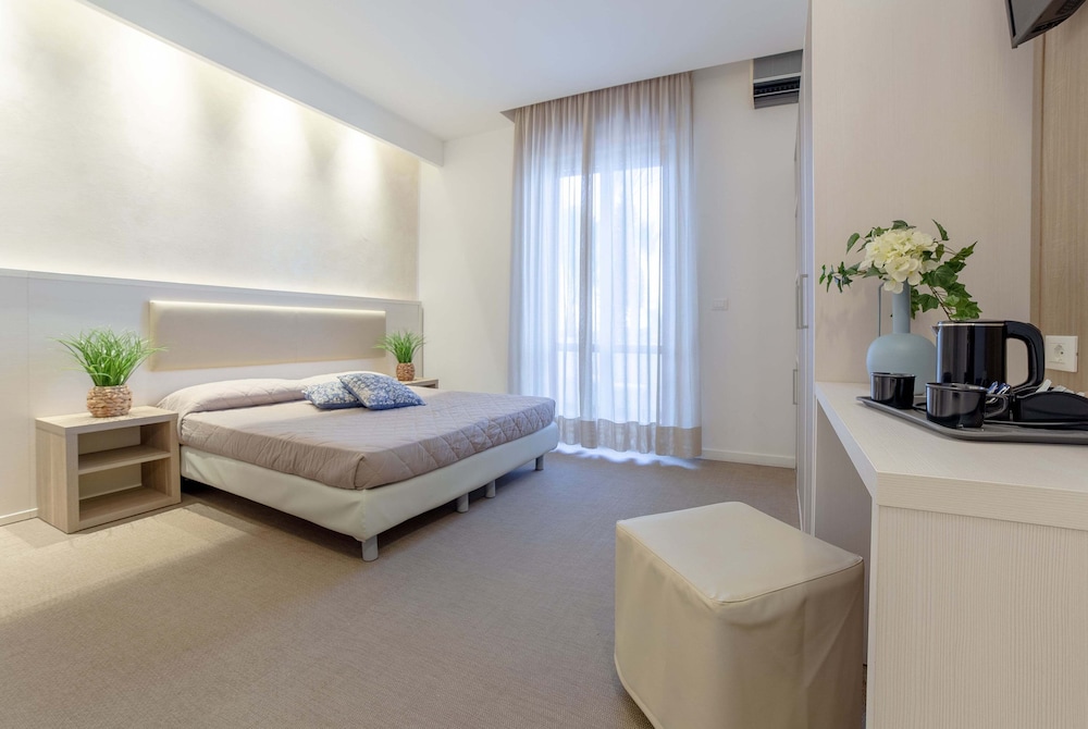 Superior Quadruple Room photo 3