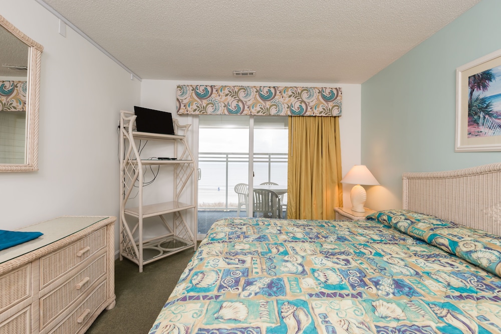 Traditional Condo, 3 Bedrooms photo 3