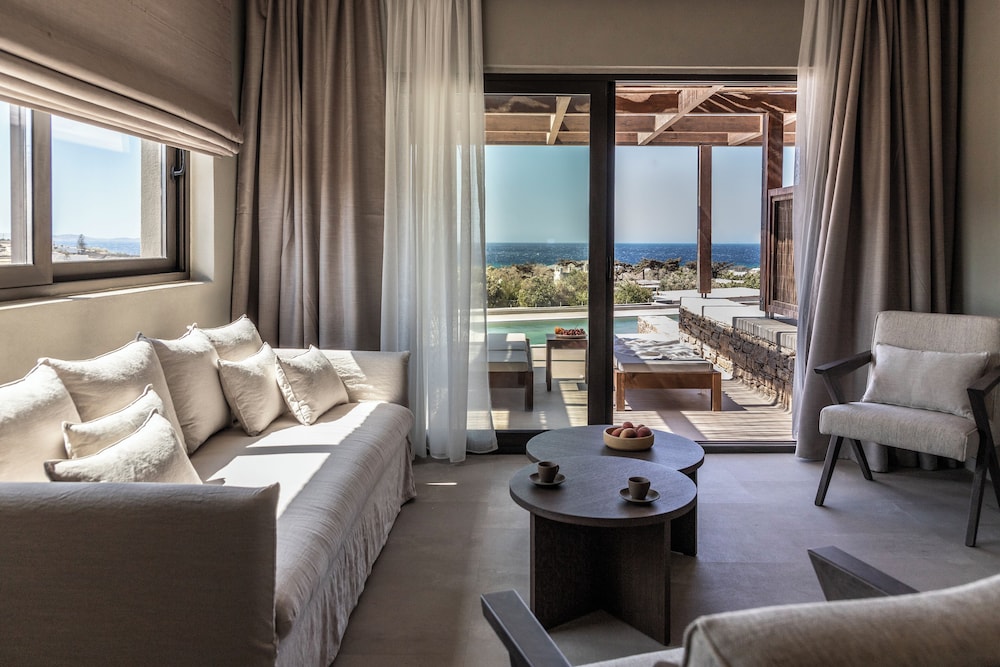 Prestige Suite | Jetted Tub | Sea View