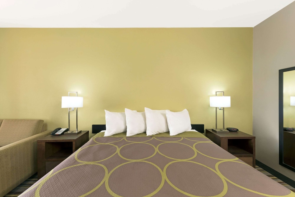 Room, 1 King Bed, Non Smoking photo 2