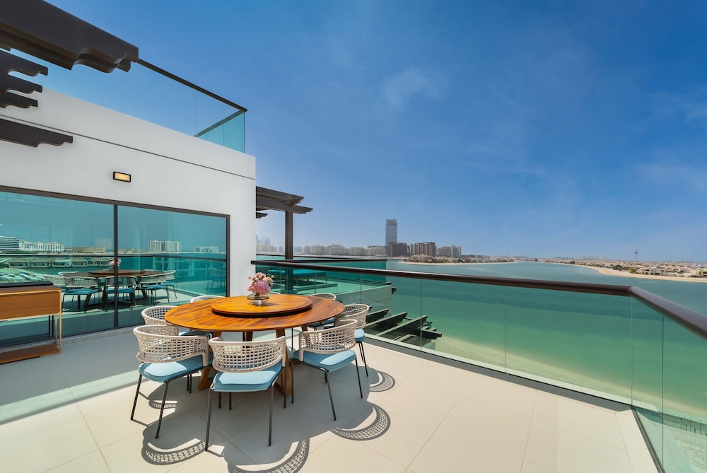 Exotica Suite Sea View with Open Jacuzzi and Club Lounge Access