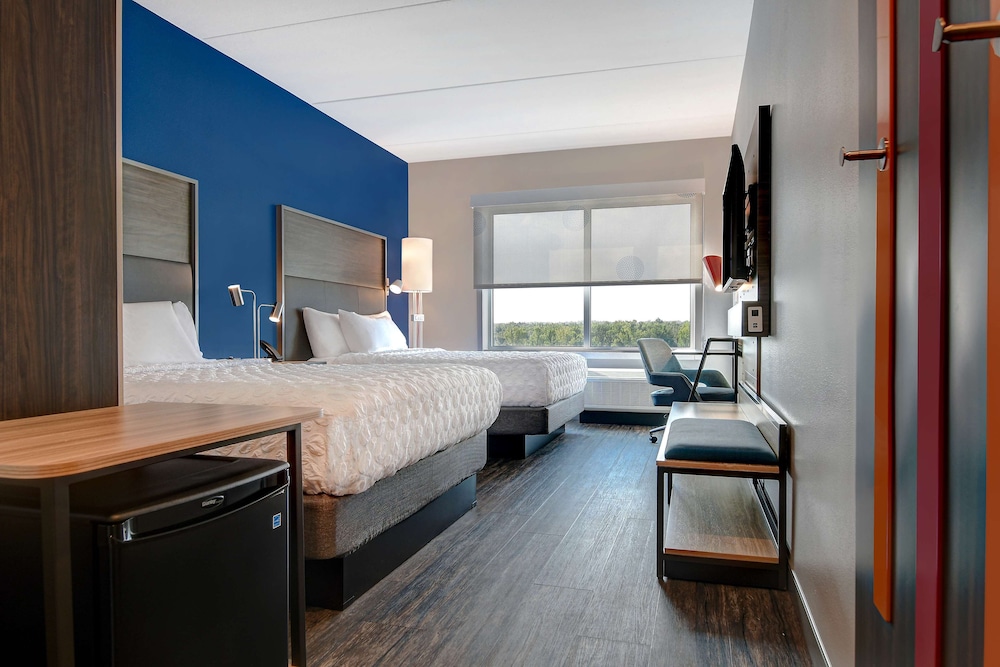 Room, 2 Queen Beds, Accessible (Roll-In Shower) - Photo 2