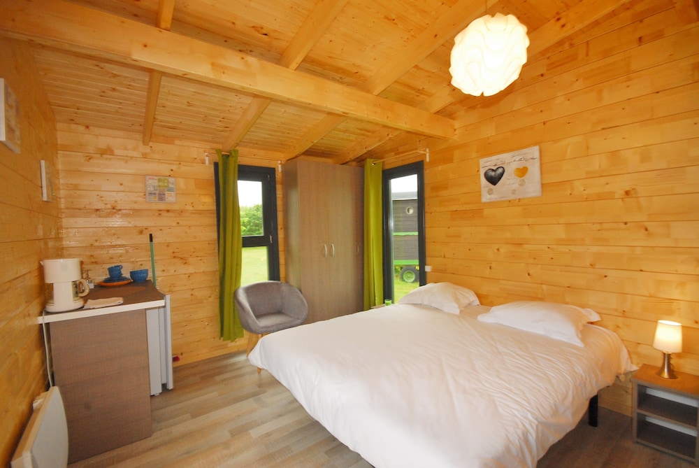 Cabin (Cabane Taboo) - Photo 1