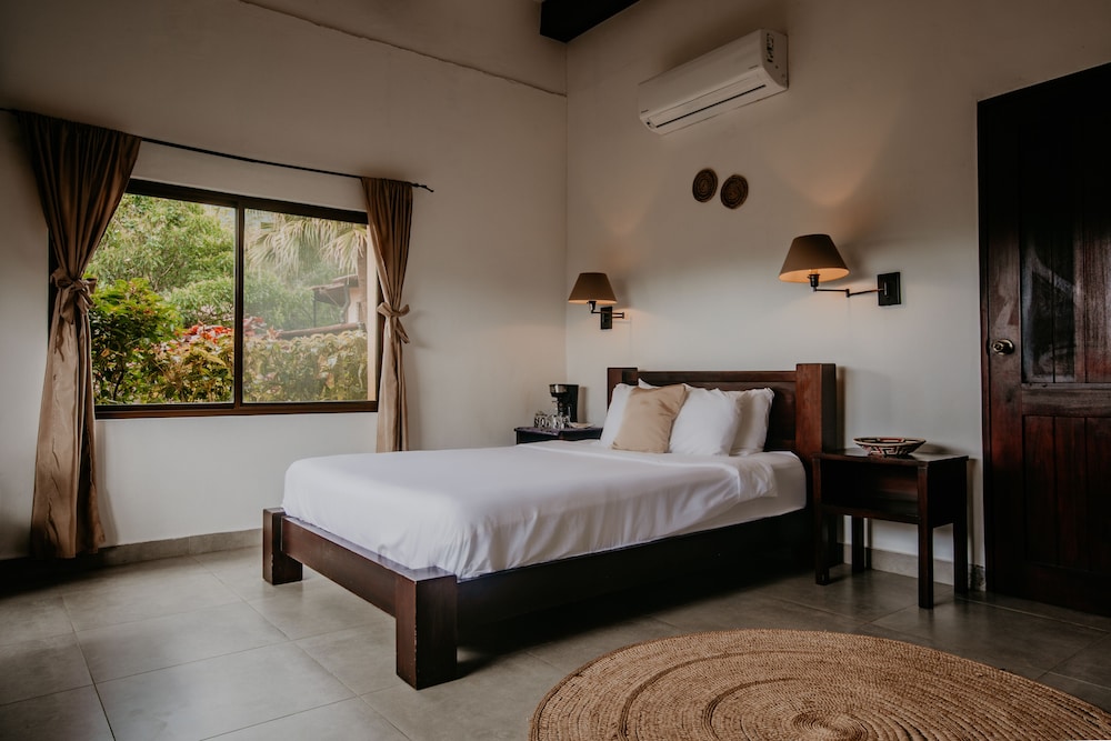 Deluxe Double Room, 1 Queen Bed photo 2