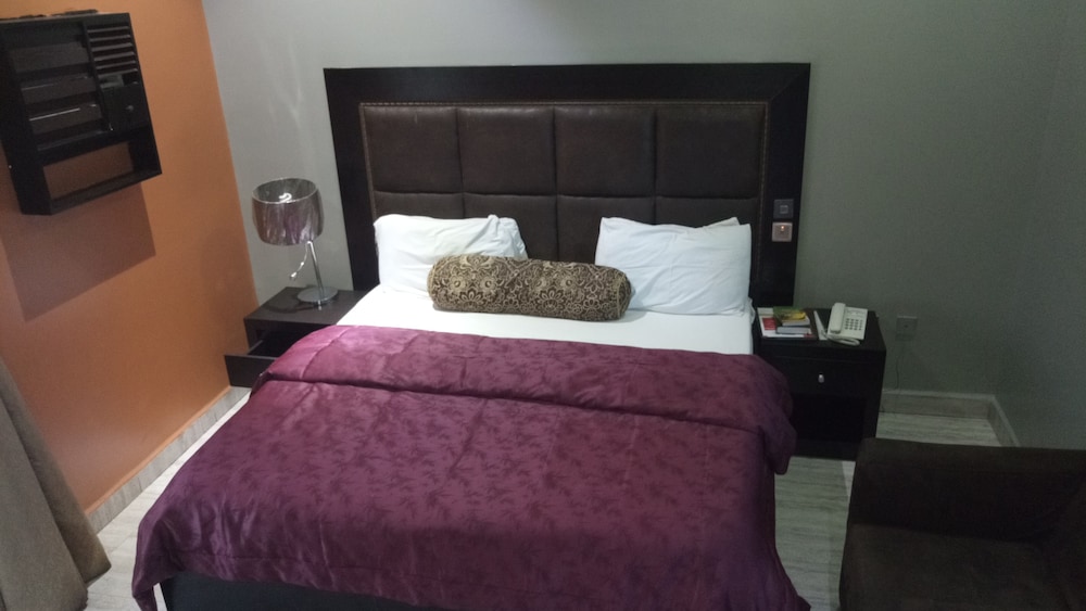 Executive Room - Photo 2