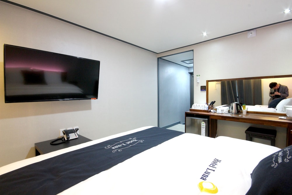 Standard Double Room - Photo 2