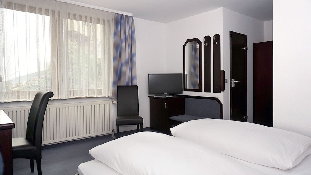 Family Triple Room - Photo 5
