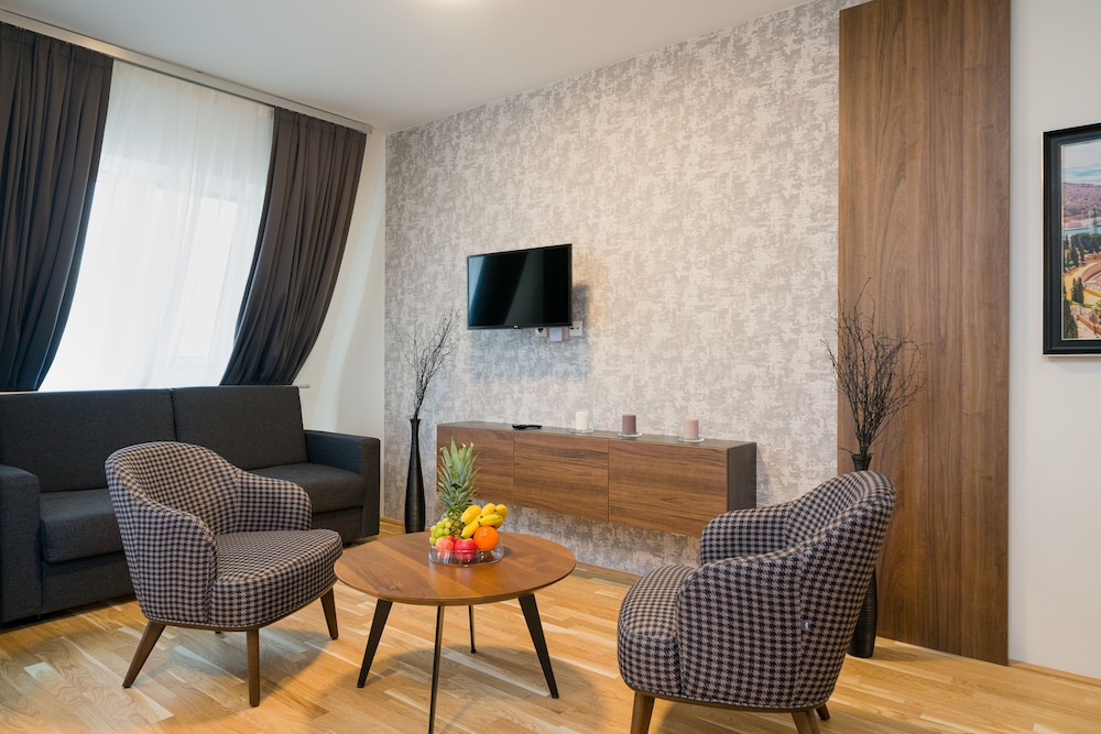 Deluxe Apartment (Top 35)