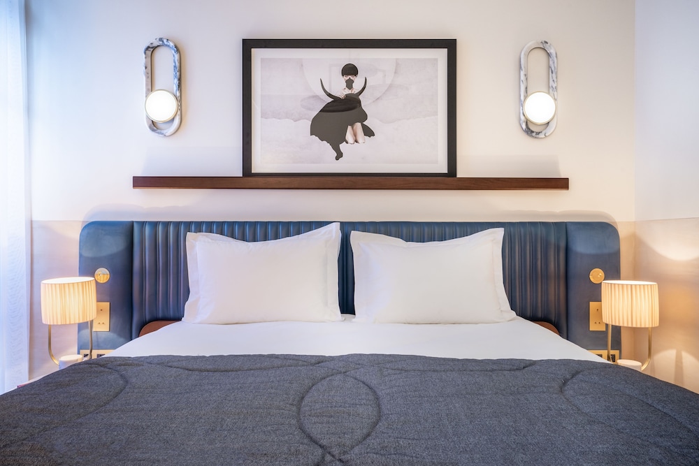Deluxe Room - Photo 4