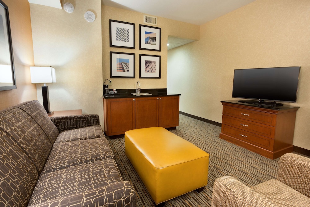 Suite, Multiple Beds, Refrigerator & Microwave (2 Rooms) photo 1