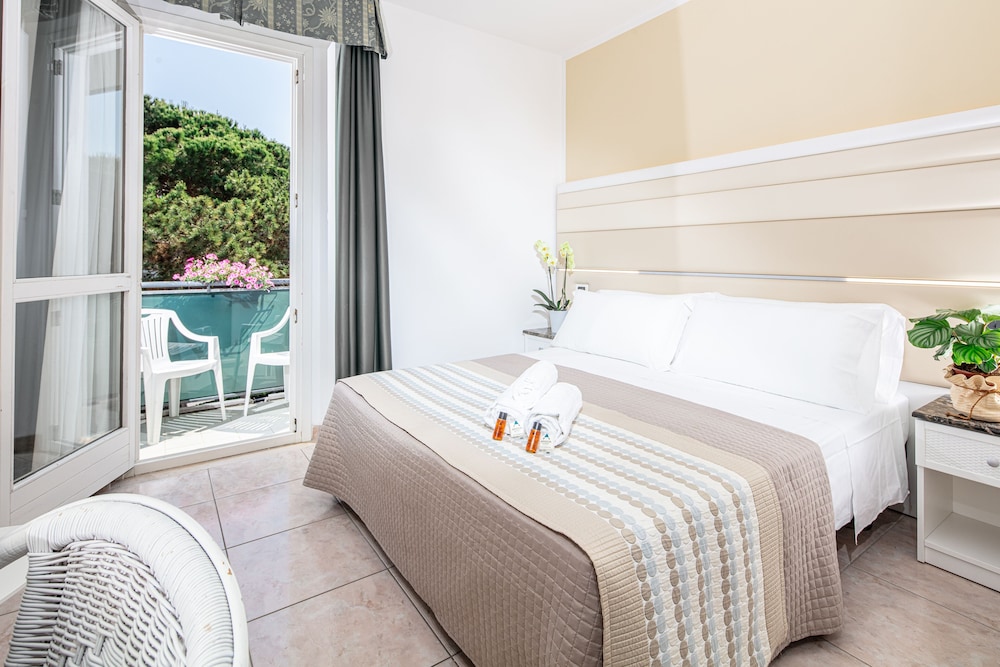 Condo, 2 Bedrooms, Connecting Rooms