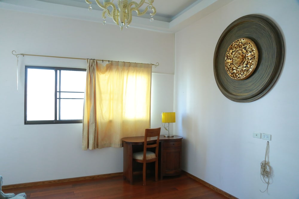 Luxury Penthouse, City View photo 3