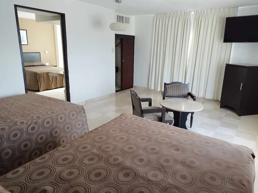 Superior Triple Room - Photo 9