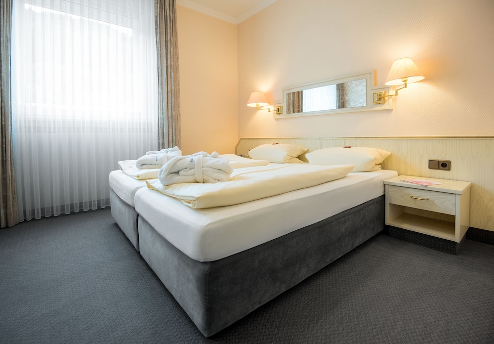 Basic Double Room photo 3