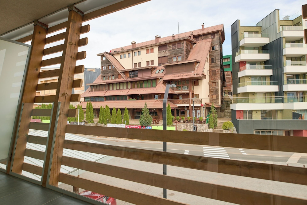 Deluxe Double or Twin Room with Balcony photo 2