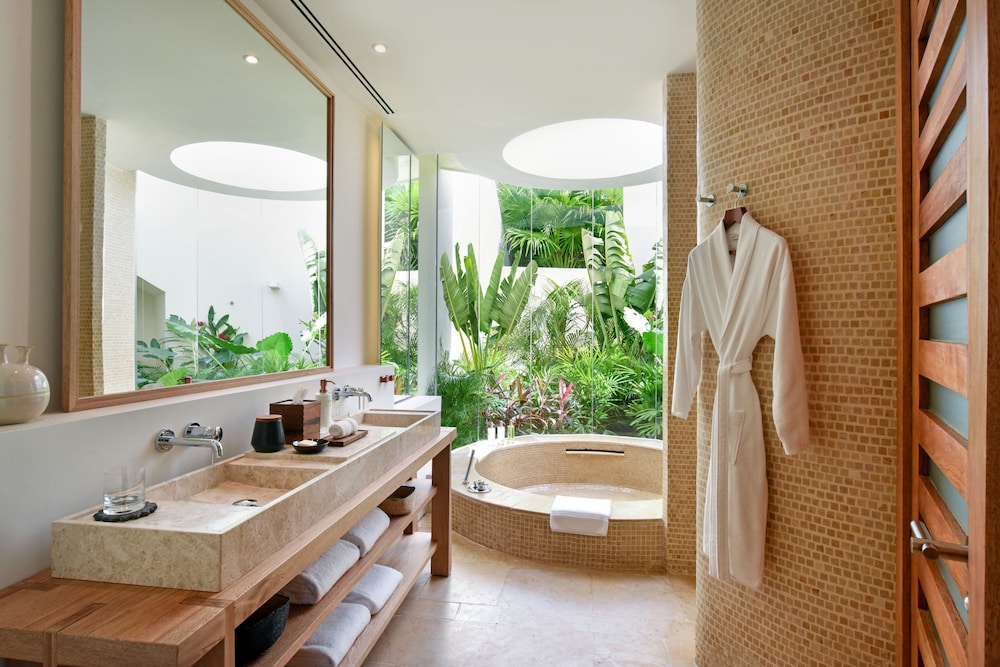 Studio Suite, 2 Queen Beds (Lagoon) - Photo 2