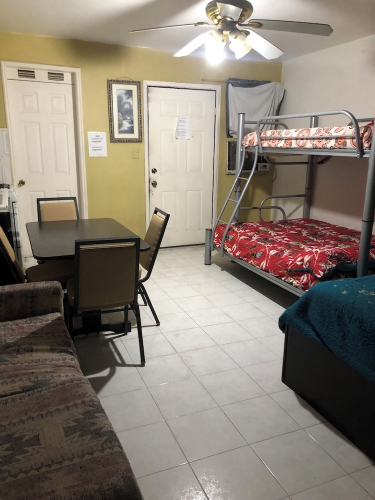 Basic Triple Room, Multiple Beds