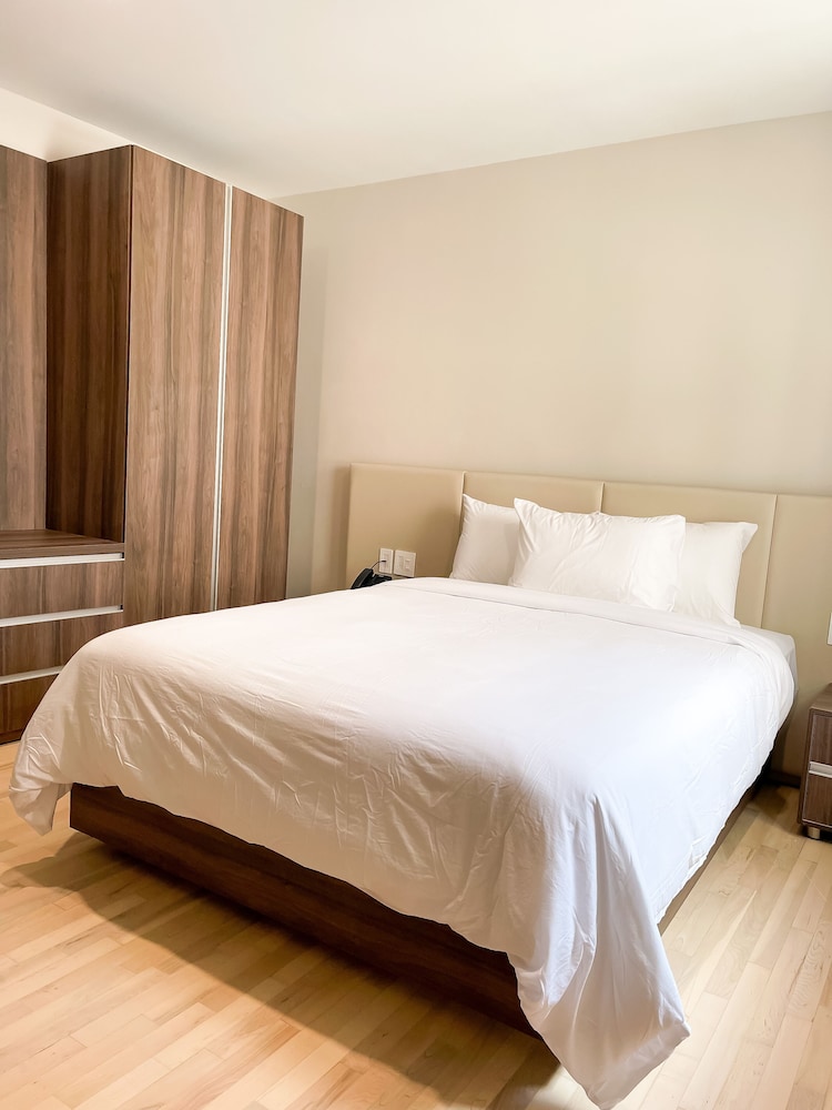 Olympia Hotel By Lodgo — photo 65
