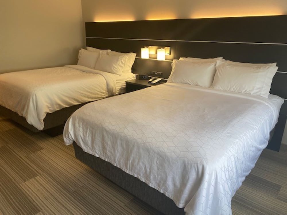 Standard Room, 2 Queen Beds, Accessible (Communications) - Photo 6