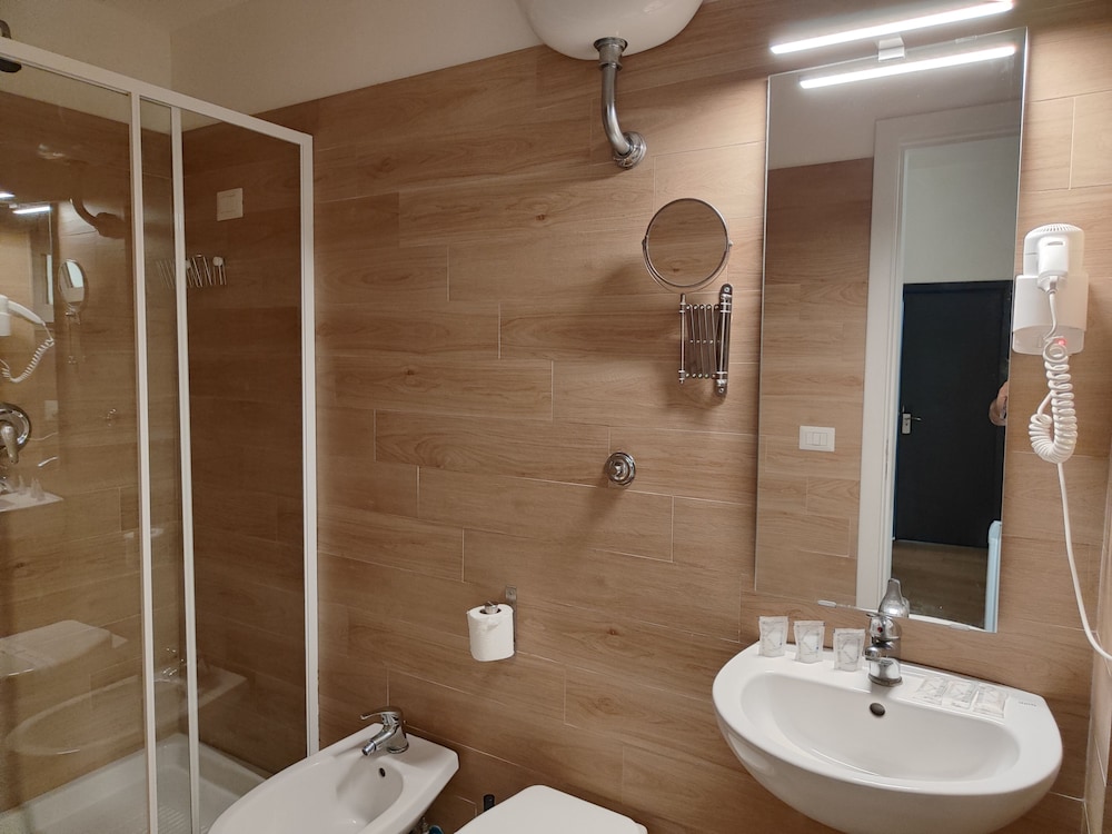 Single Room (small) photo 2