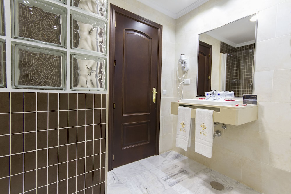Triple Room Triple Room