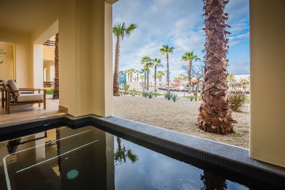 Towers Private Pool Suite with Butler Service
