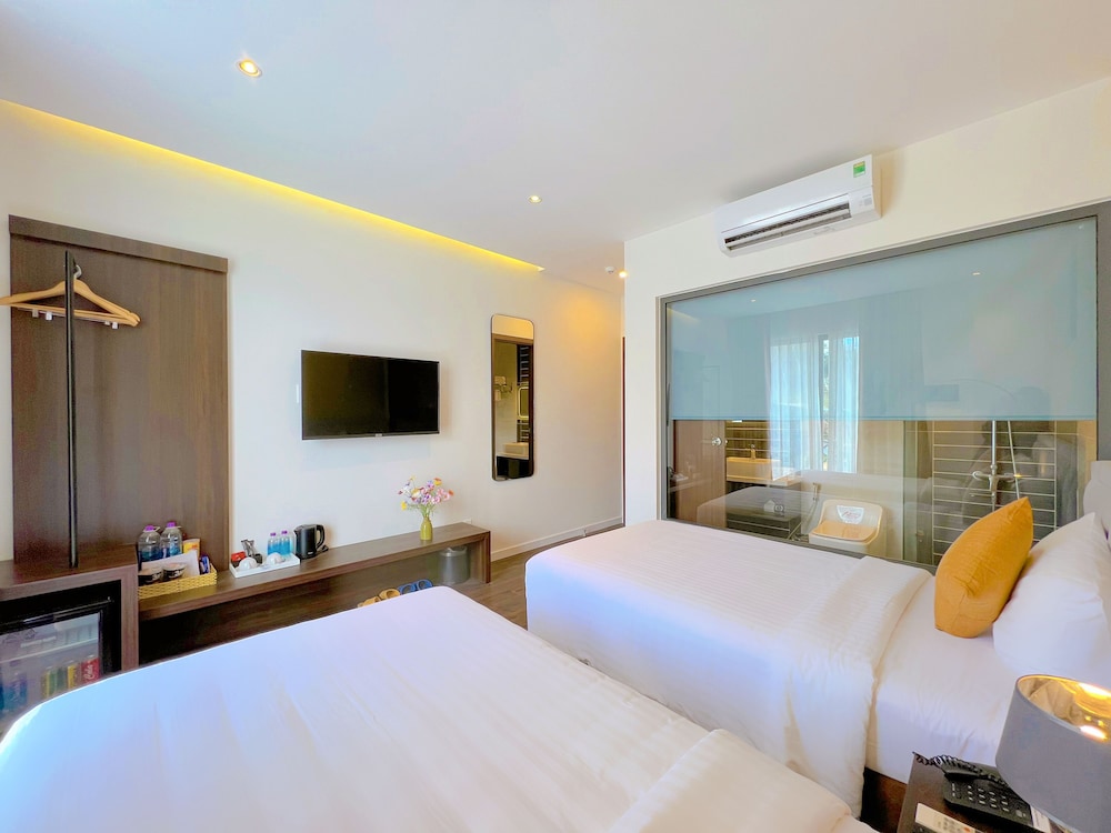 Premier Double or Twin Room, City View - Photo 2
