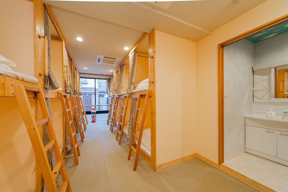 Basic Shared Dormitory, Men only, Non Smoking, Shared Bathroom (Unable to check-in after 10pm) photo 1