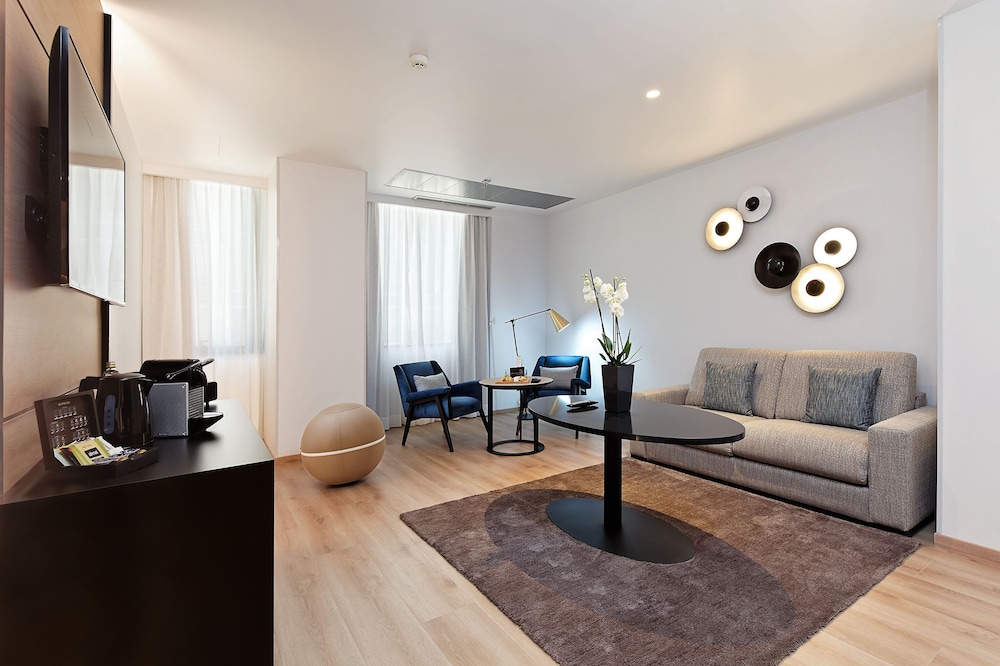 Suite (The Level 2+1)