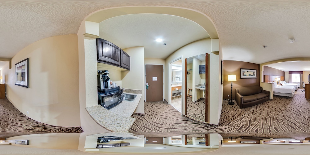Suite, 2 Double Beds, Non Smoking - Photo 8