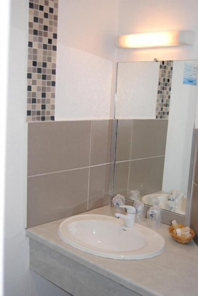 Comfort Twin Room - Photo 2