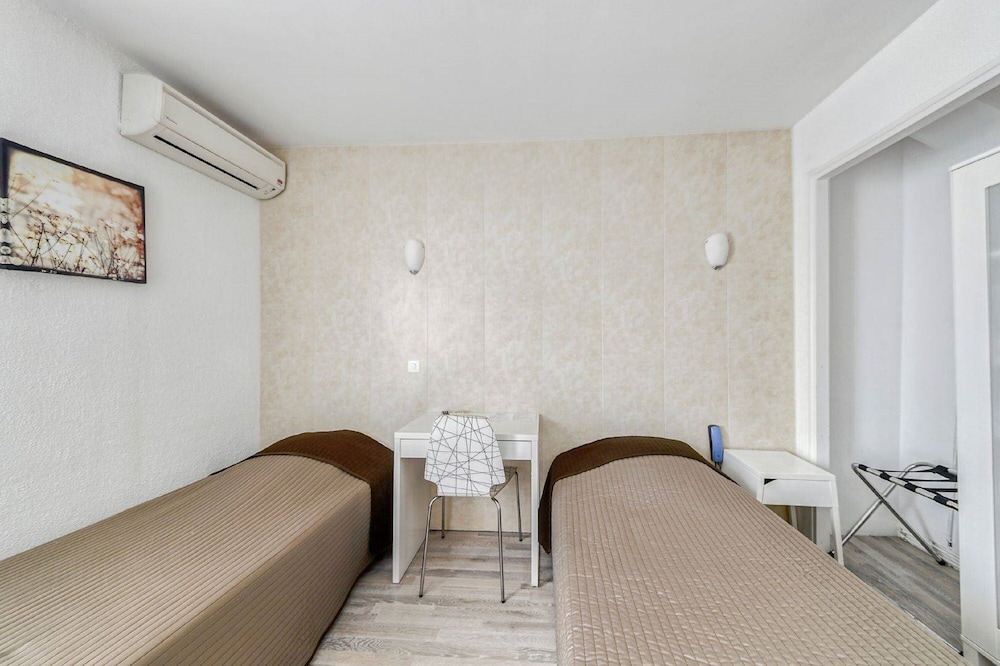 Double Room - Photo 2
