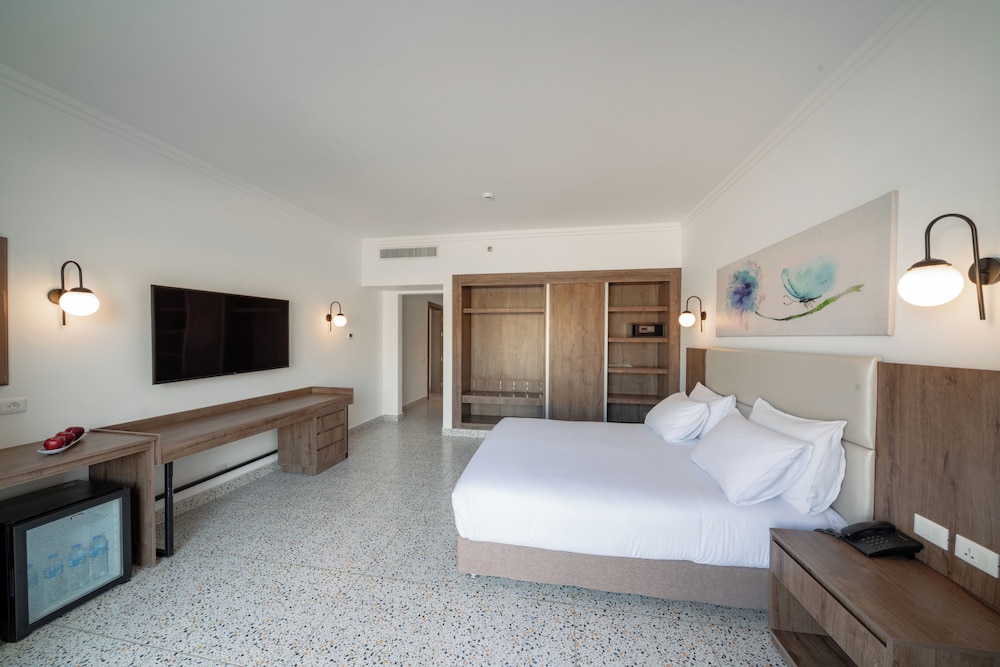 Deluxe Double Or Twin Room, 1 Bedroom, Garden View photo 3