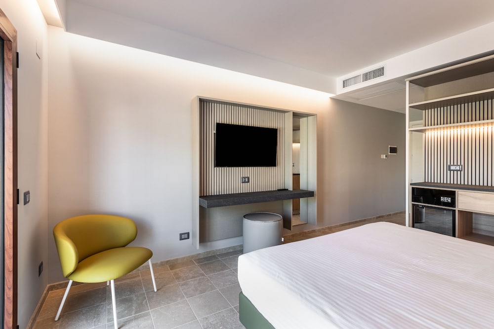 Deluxe Room - Photo 1