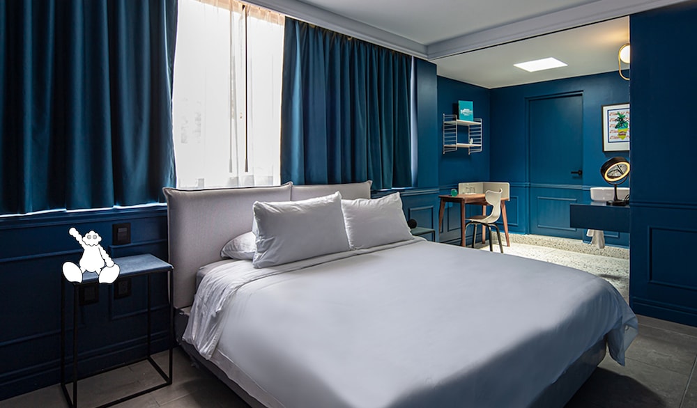 Deluxe Room, 1 Queen Bed