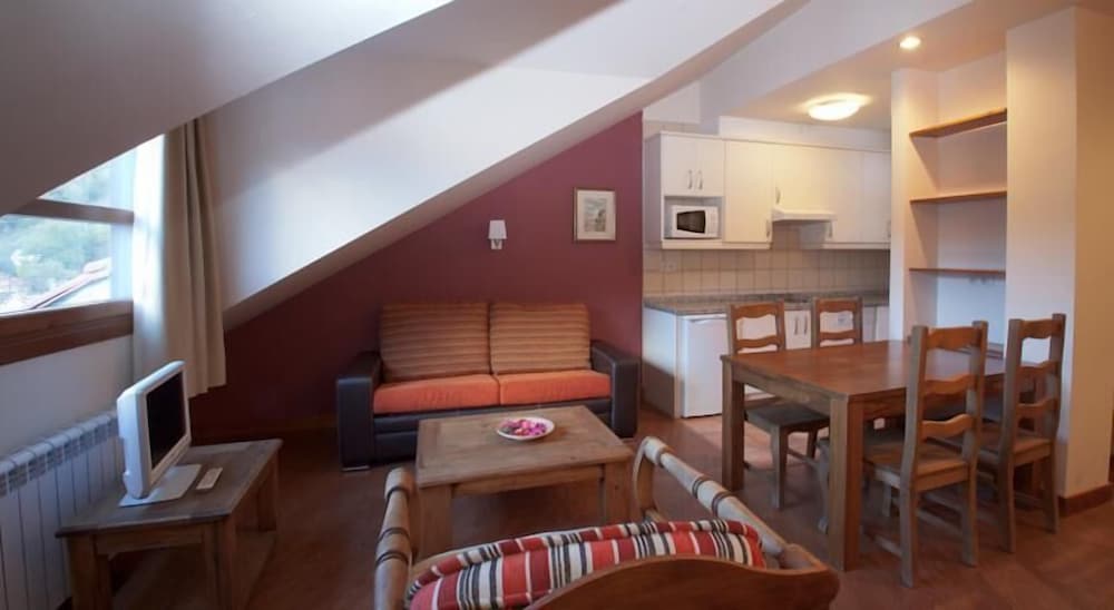 Apartment, 1 Bedroom (Attic) photo 3