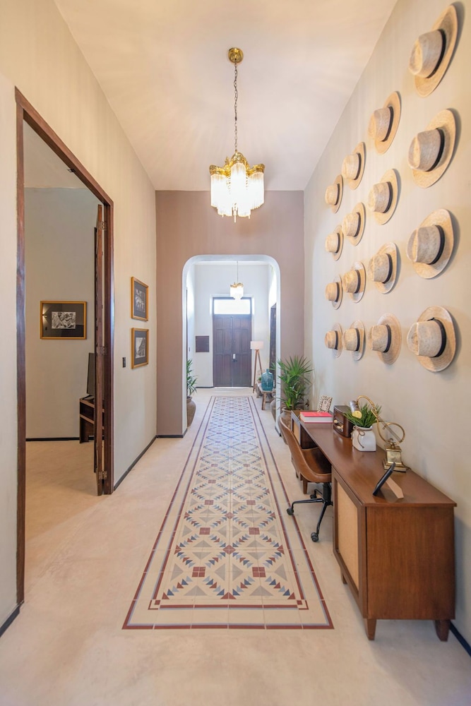 Exclusive House photo 3
