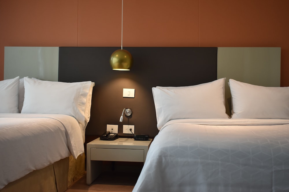 Suite, 2 Twin Beds - Photo 27