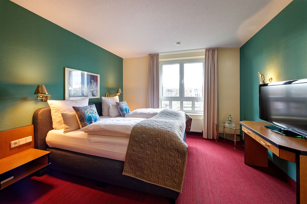 Panoramic Suite, 1 King Bed with Sofa bed, Non Smoking, River View photo 2